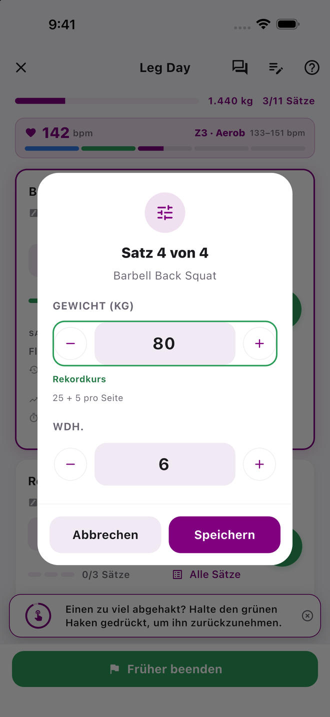 Der Dialog zum Bearbeiten eines Satzes über dem Workout-Bildschirm, mit Plus- und Minus-Tasten für Gewicht und Wiederholungen