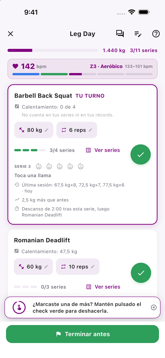 La pantalla del entrenamiento a mitad de serie en Leg Day, con 1440 kg movidos, 3 de 11 series hechas y un pulso en directo de 142 bpm en la zona 3, Aeróbico